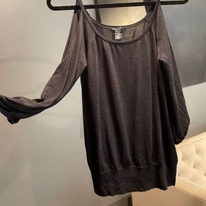 Cold Shoulder Theory Top!